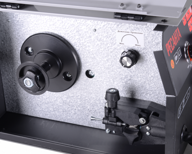 Сварочный полуавтомат Ресанта САИПА-165С (MIG/MAG)